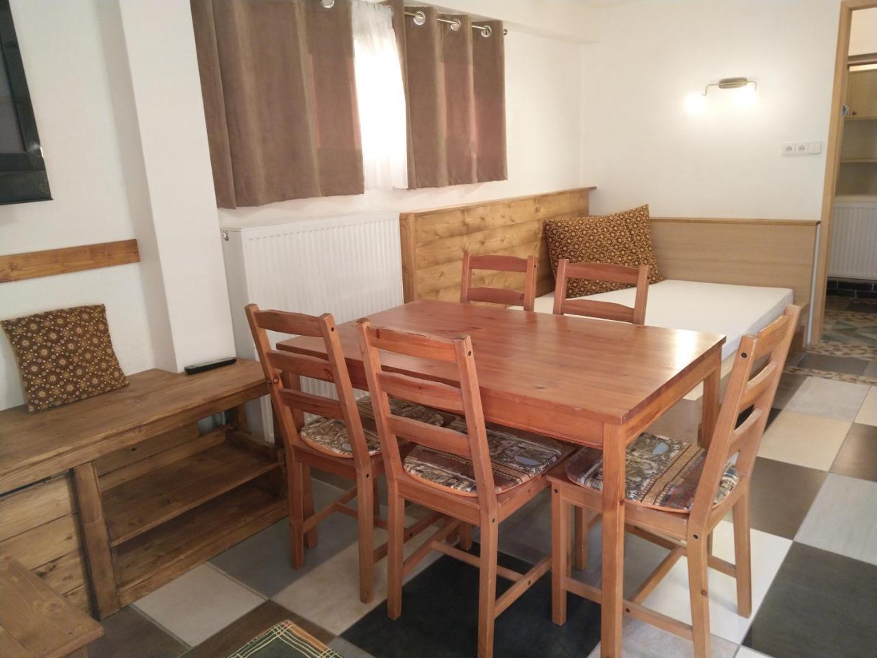 Apartmany Sharka -Sarka Justrova 德辛 外观 照片